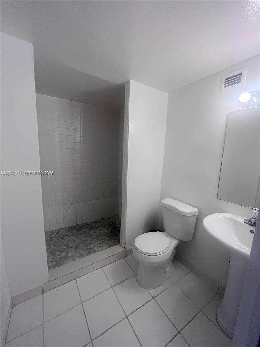 801 Brickell Bay Dr 364 photo 10