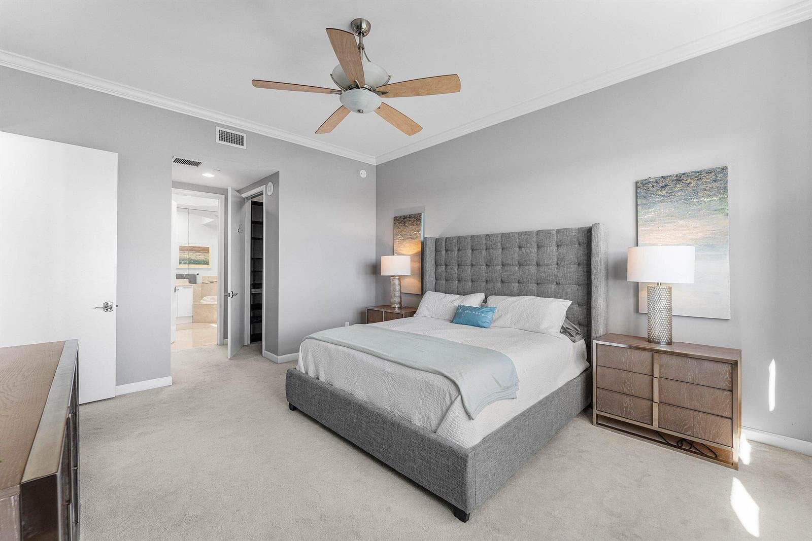 2640 Lake Shore Drive 2215 photo 16