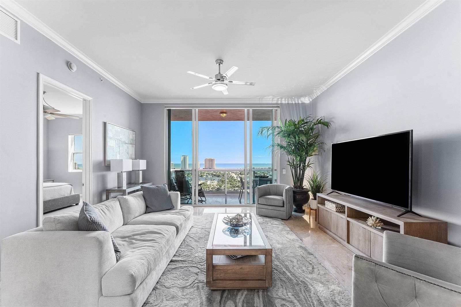 2640 Lake Shore Drive 2215 photo 1