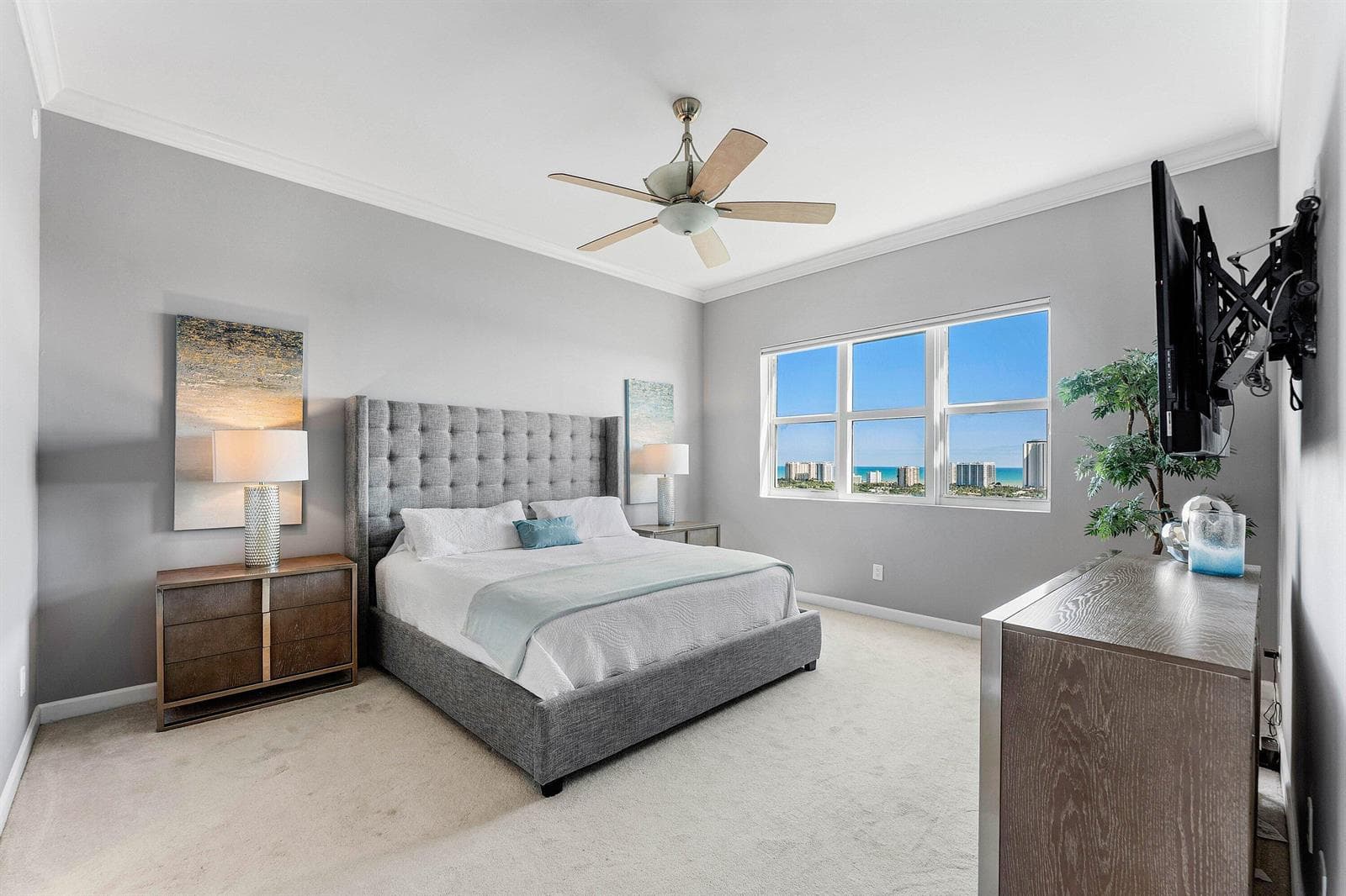 2640 Lake Shore Drive 2215 photo 5