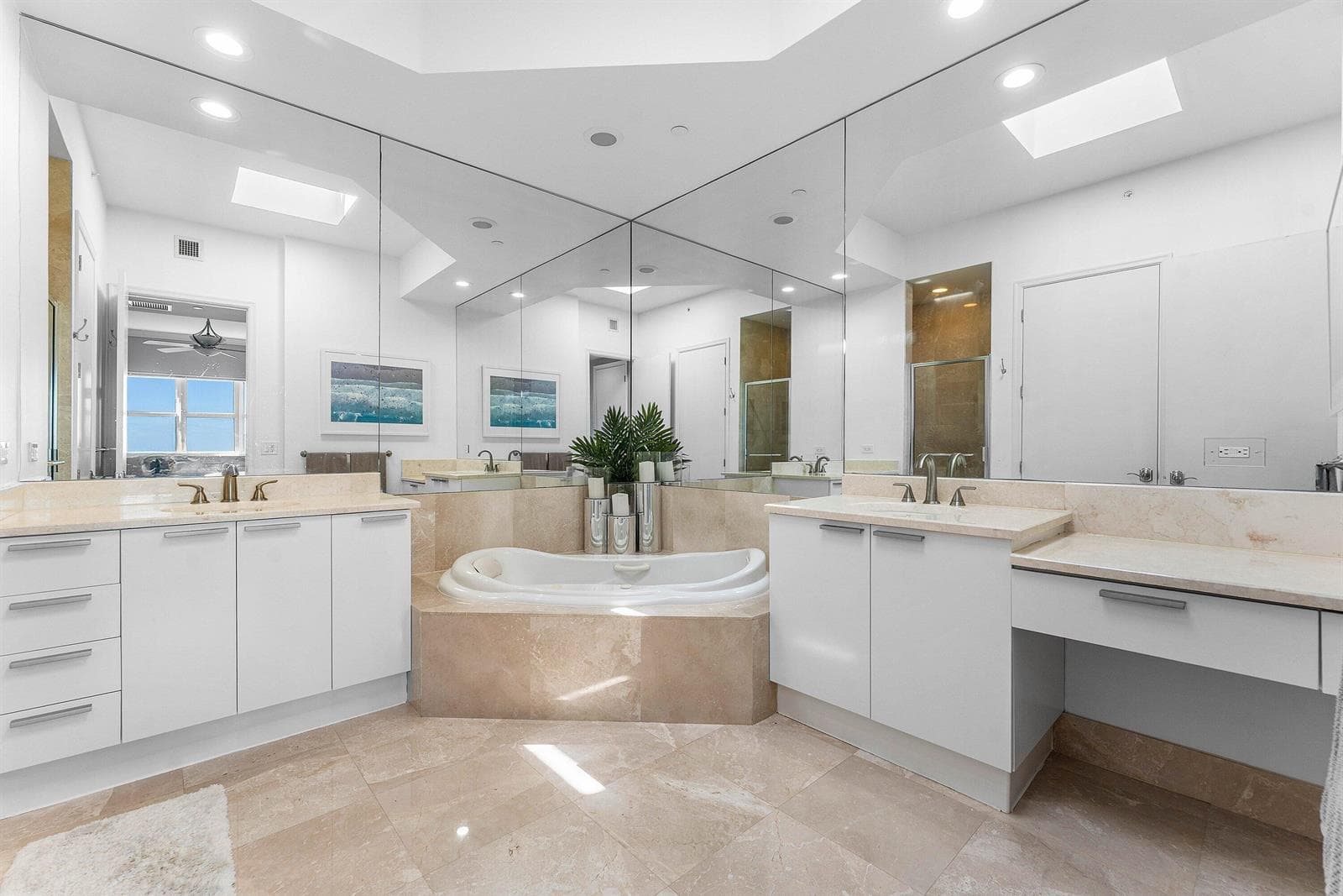 2640 Lake Shore Drive 2215 photo 18