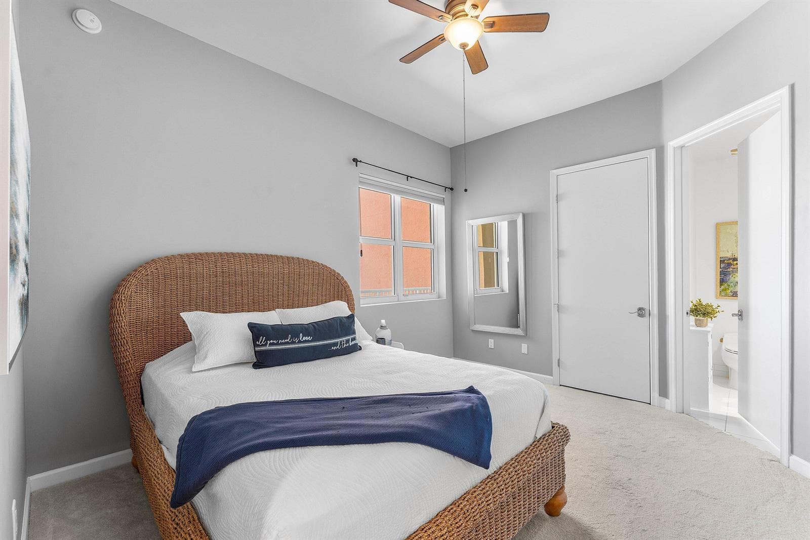 2640 Lake Shore Drive 2215 photo 21