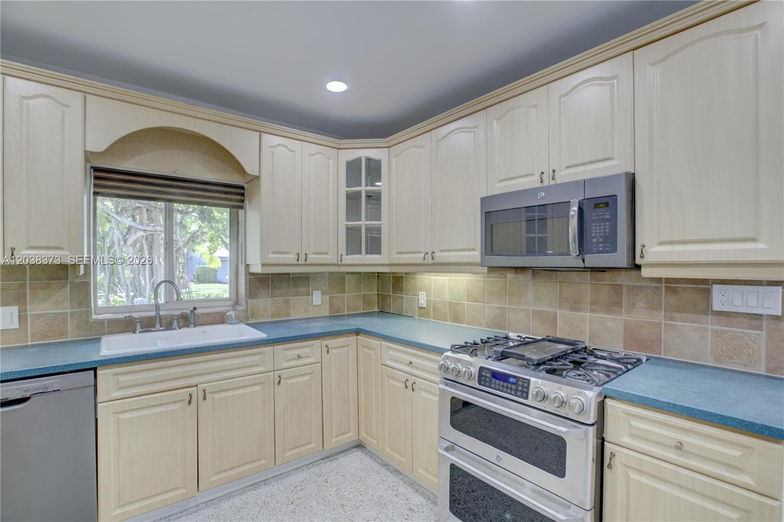 616 SW 11th Ct photo 18
