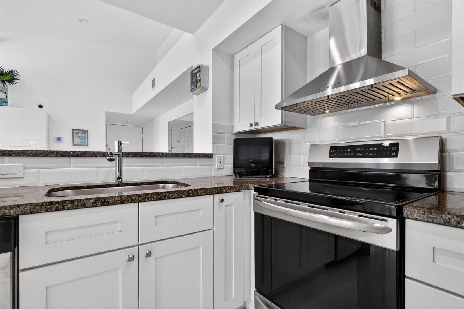 180 Yacht Club Way 304 photo 17