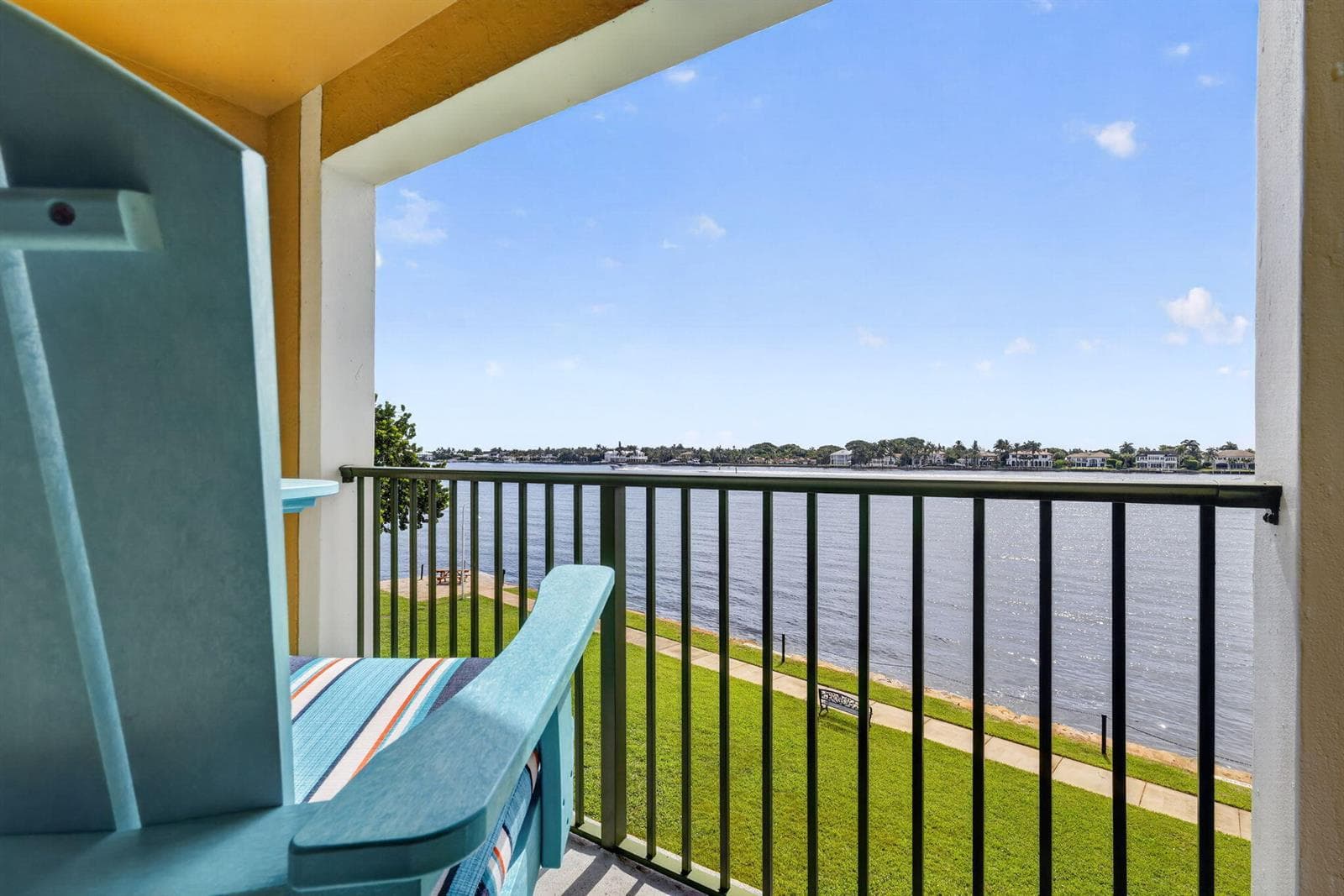 180 Yacht Club Way 304 photo 9