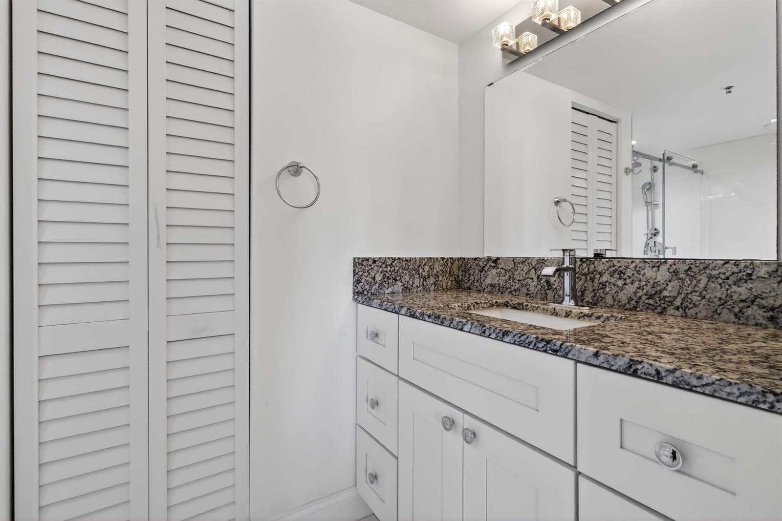 180 Yacht Club Way 304 photo 24