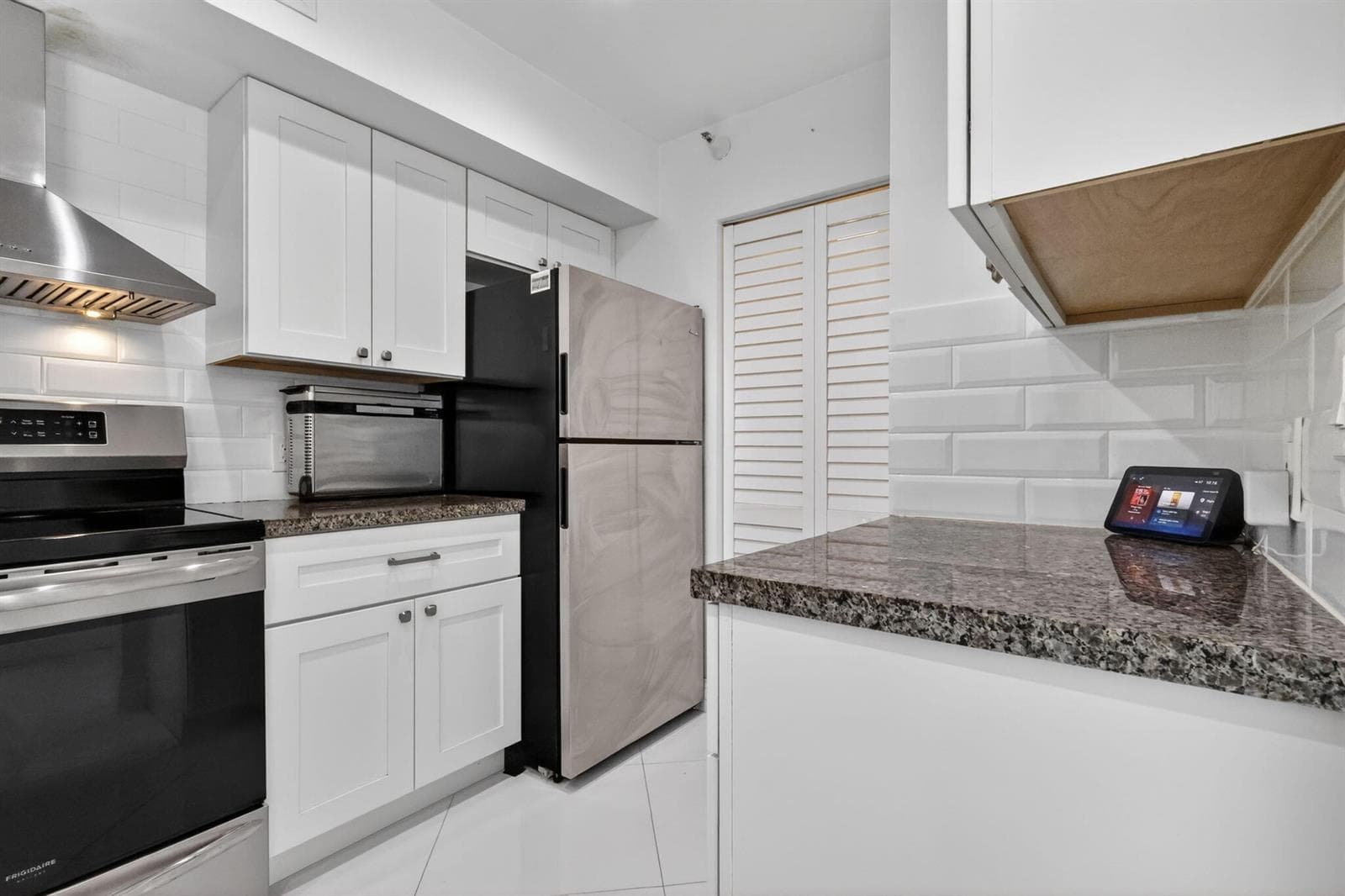 180 Yacht Club Way 304 photo 18