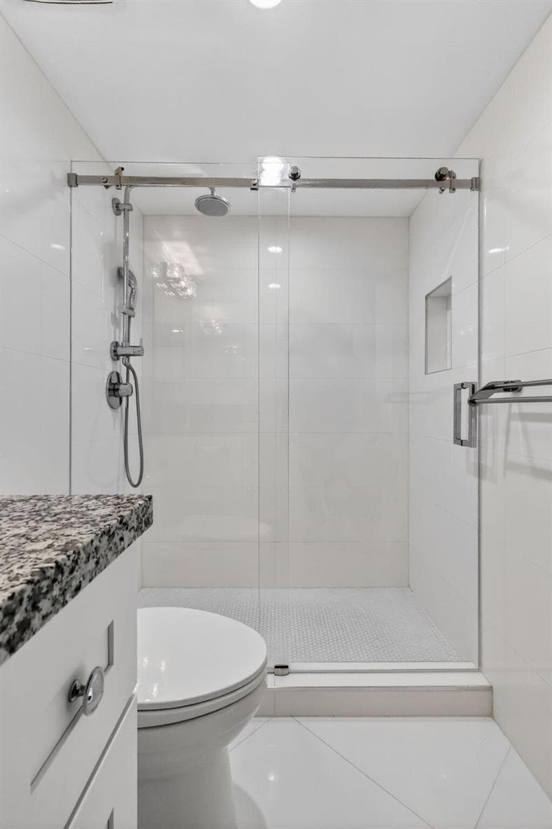 180 Yacht Club Way 304 photo 4