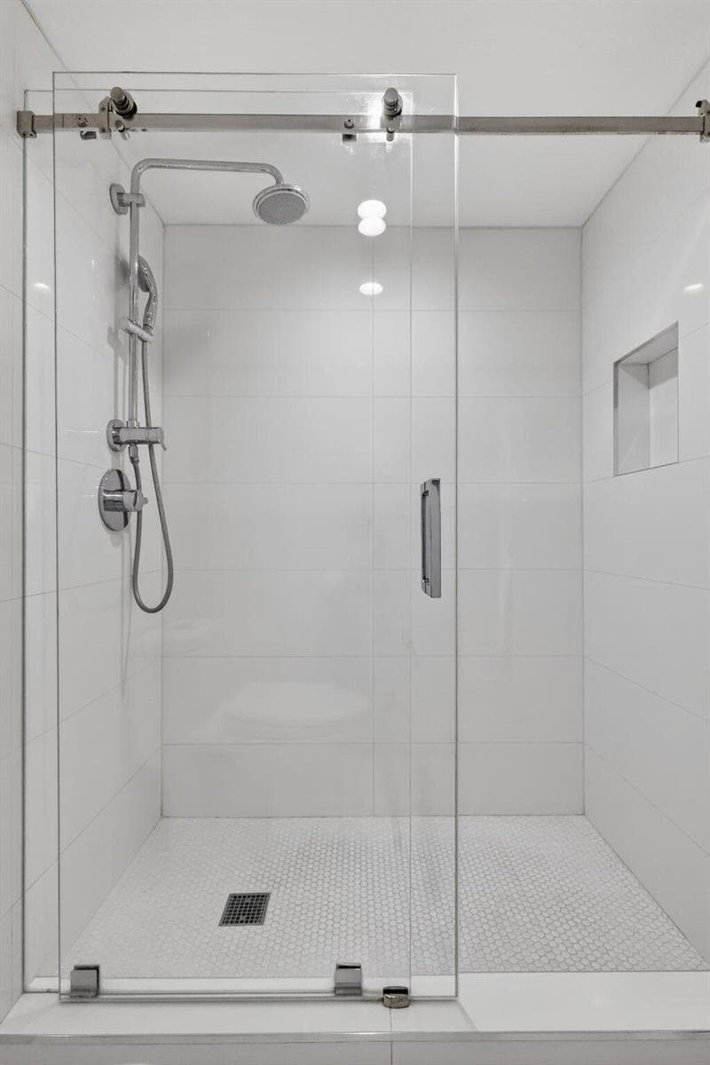 180 Yacht Club Way 304 photo 25