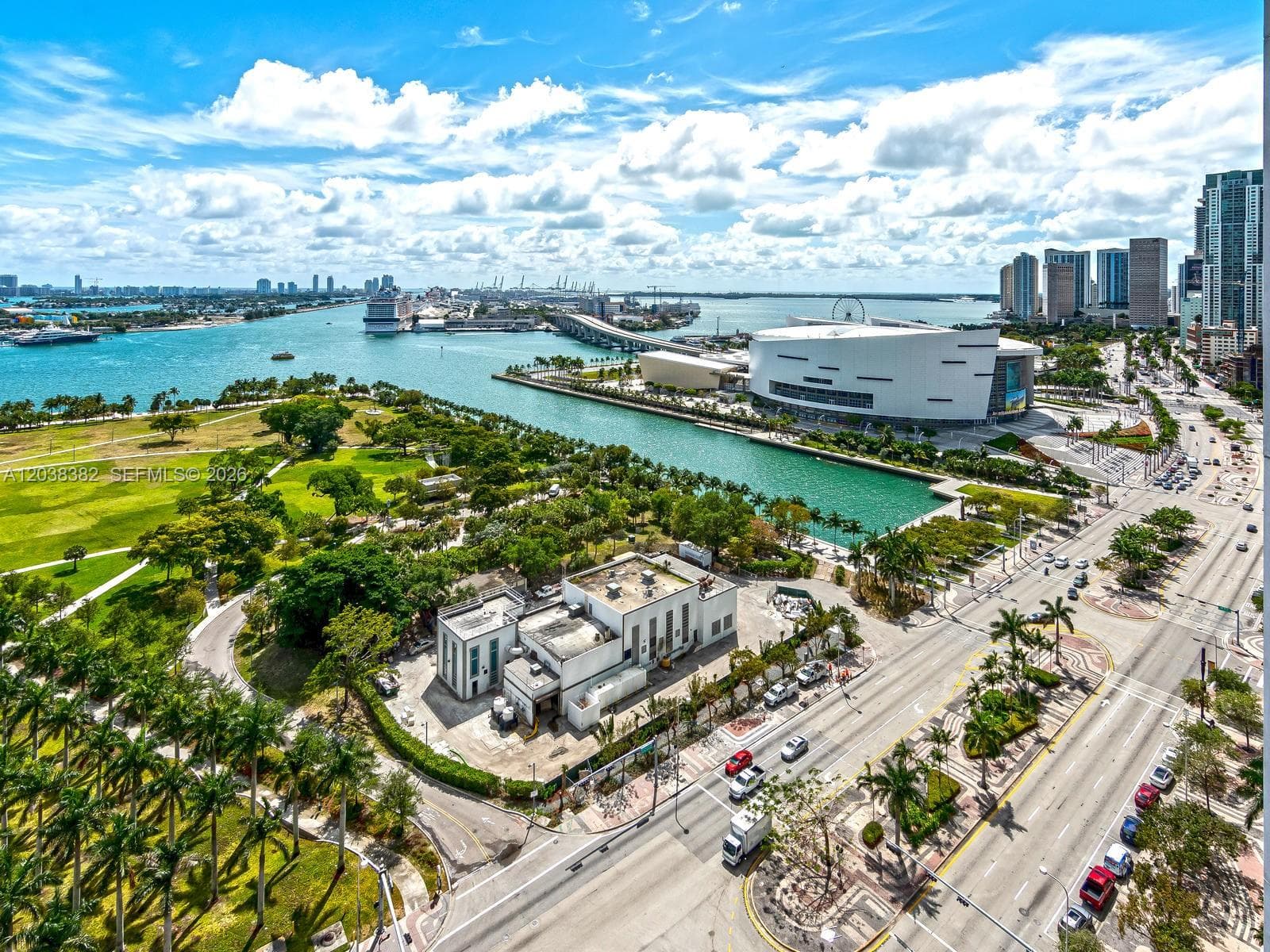 1000 Biscayne Blvd 2002 photo 6