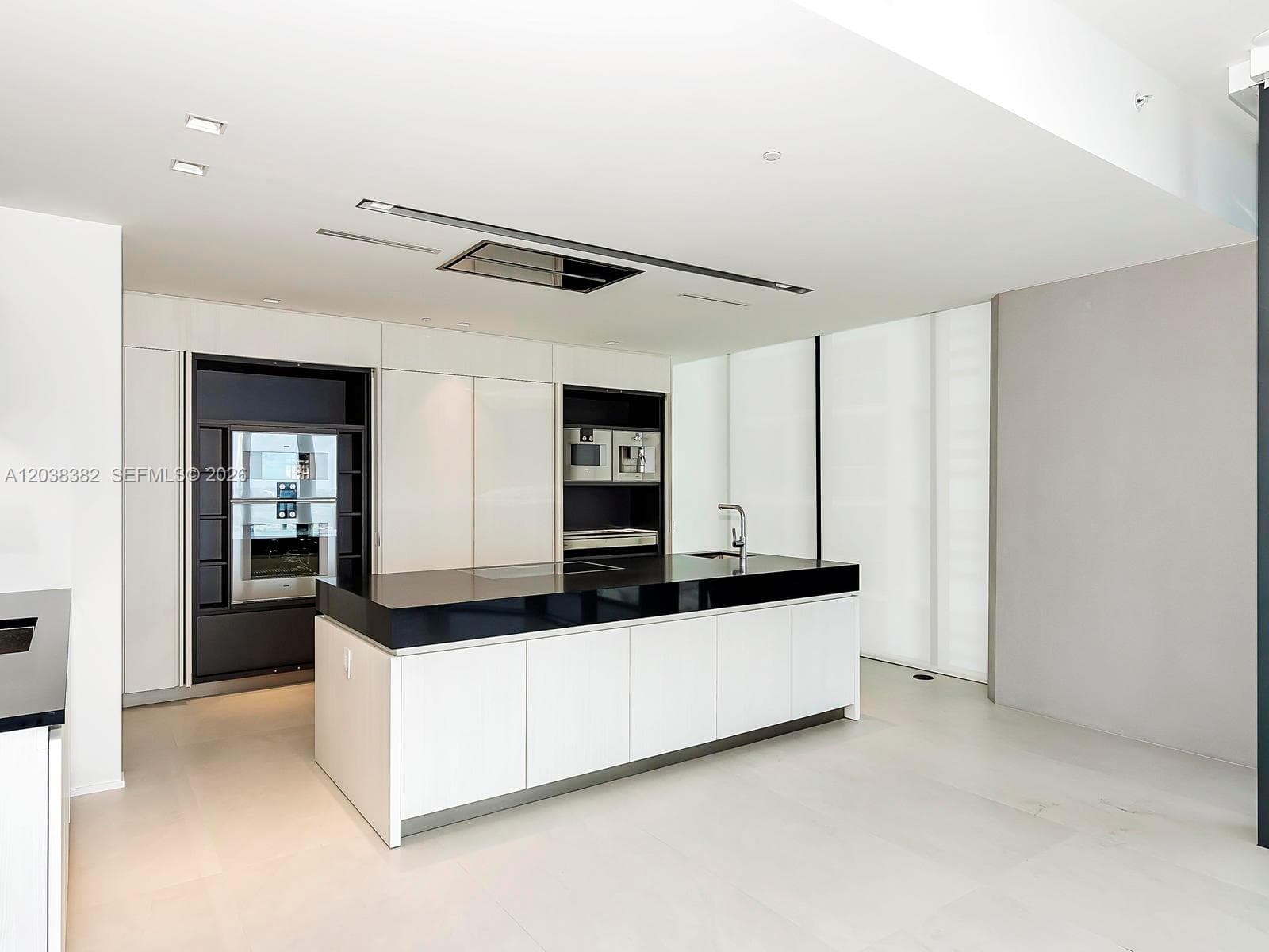 1000 Biscayne Blvd 2002 photo 13