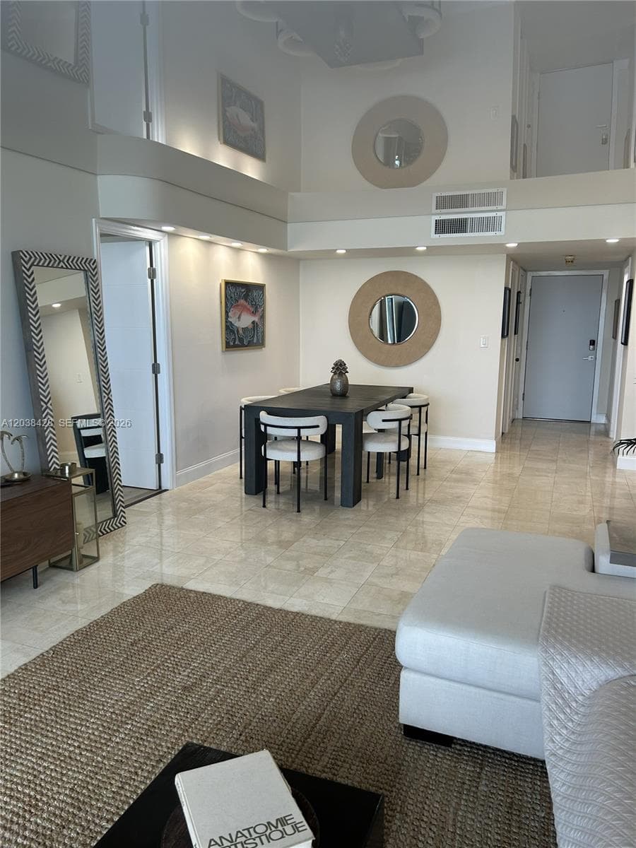 1904 S Ocean Dr 1807 photo 3