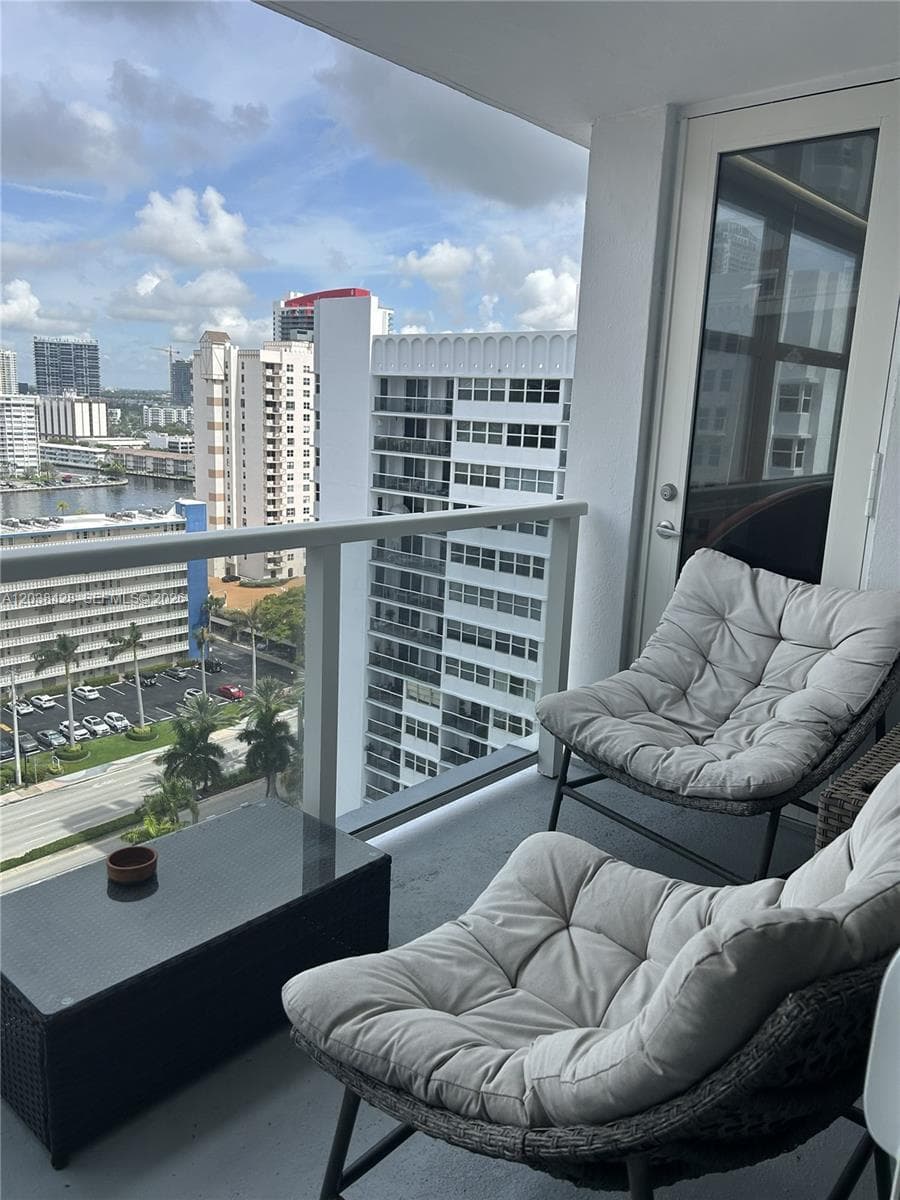1904 S Ocean Dr 1807 photo 5