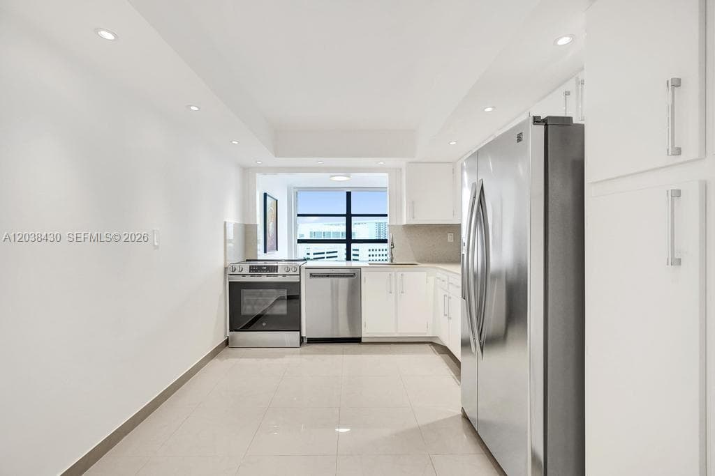 400 Leslie Dr 1022 photo 6
