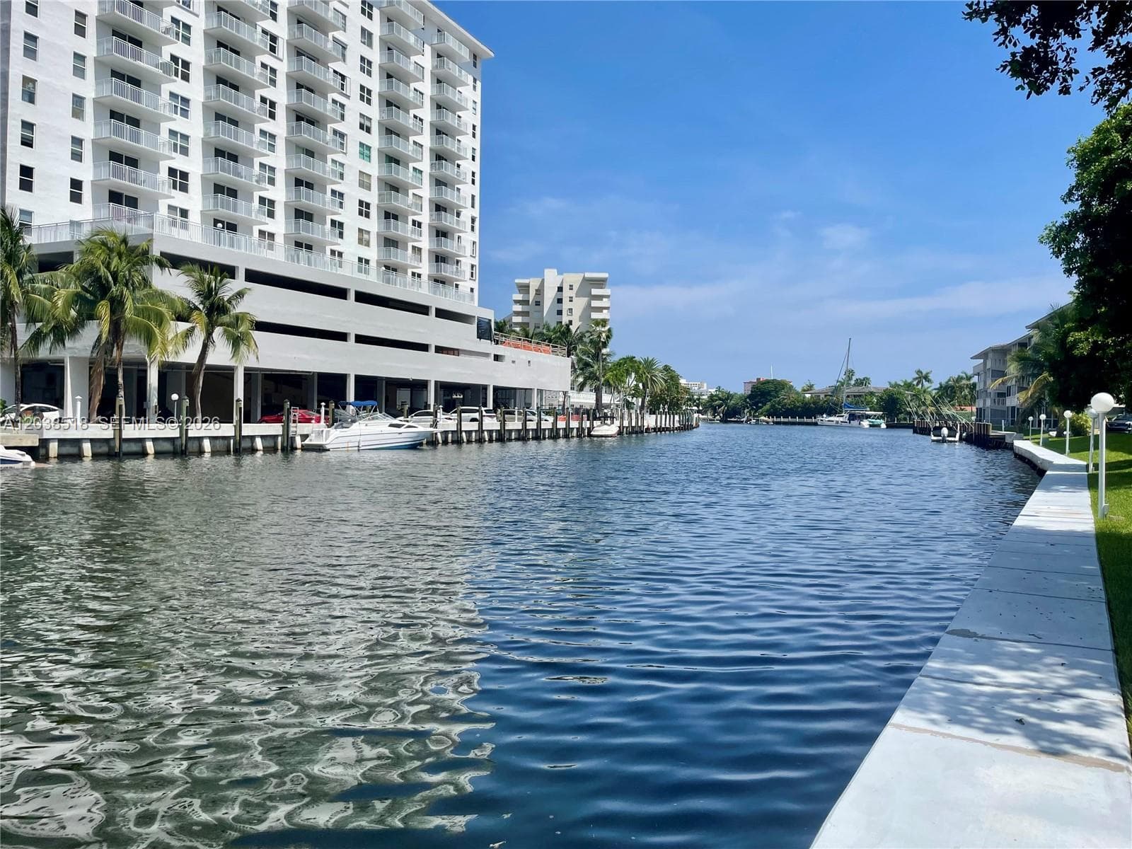 450 Paradise Isle Blvd 205 photo 2