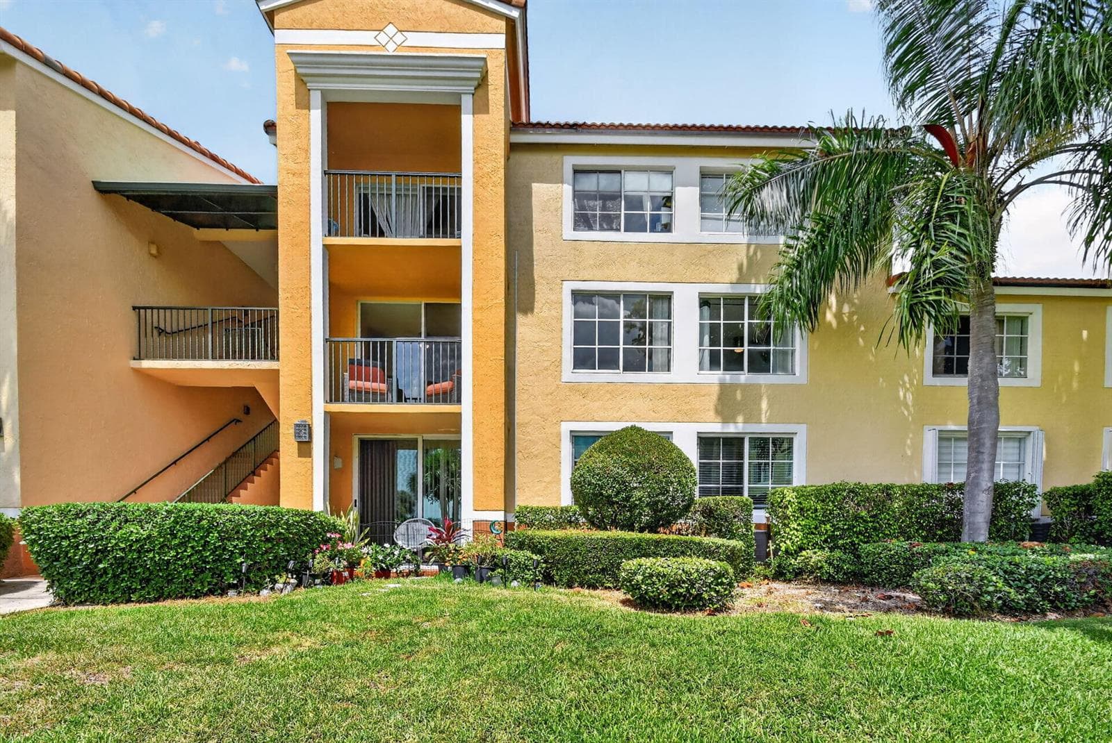 135 Yacht Club Way 204 photo 2