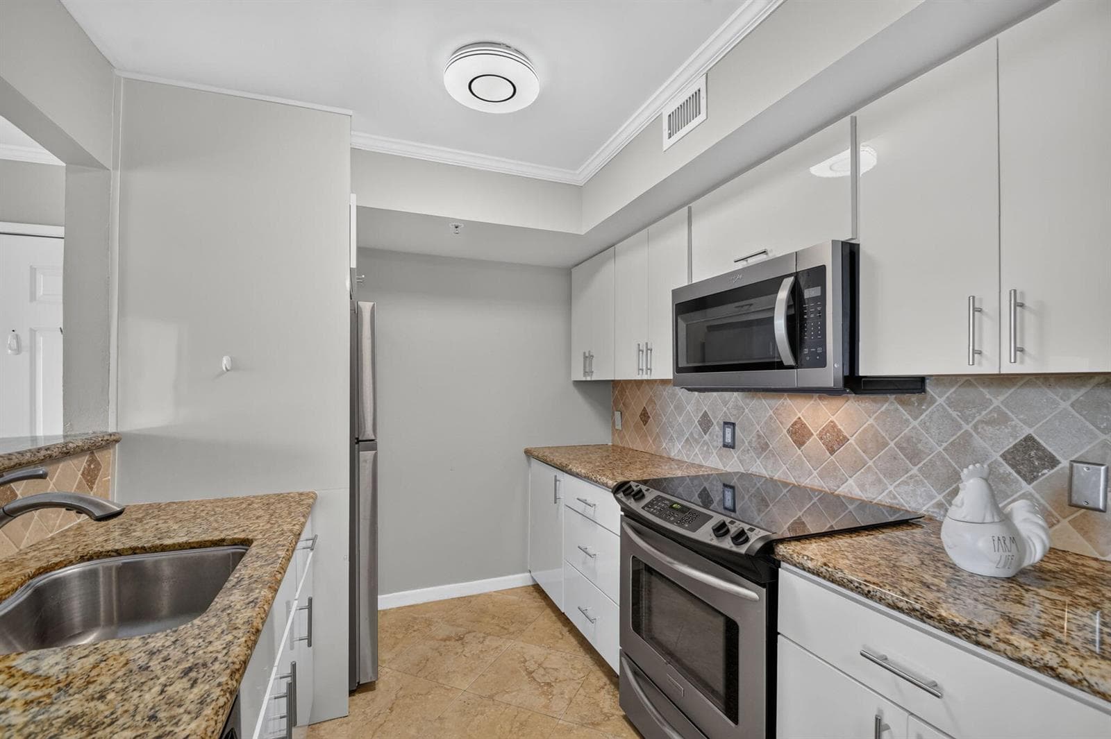 135 Yacht Club Way 204 photo 17