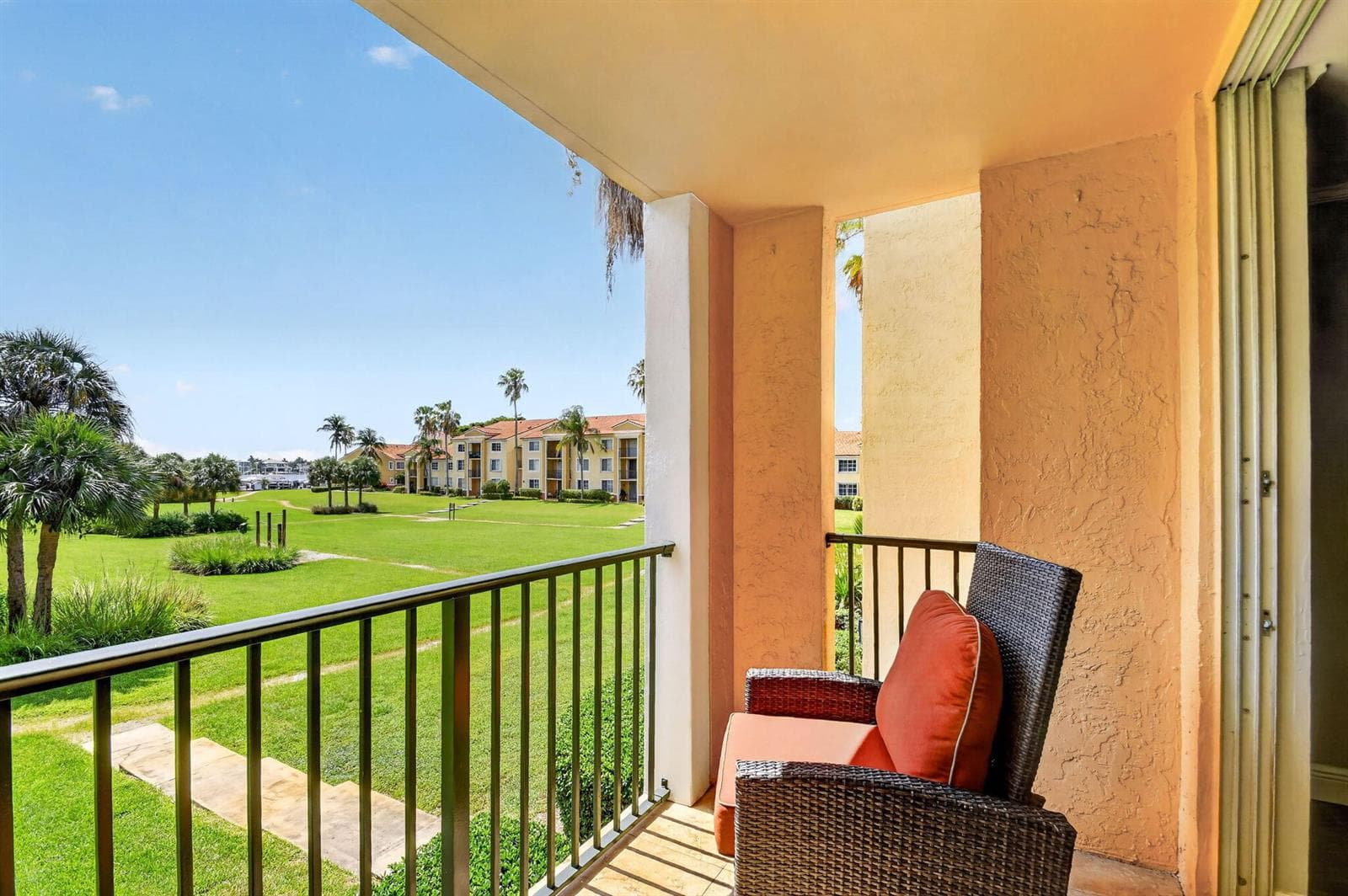 135 Yacht Club Way 204 photo 1