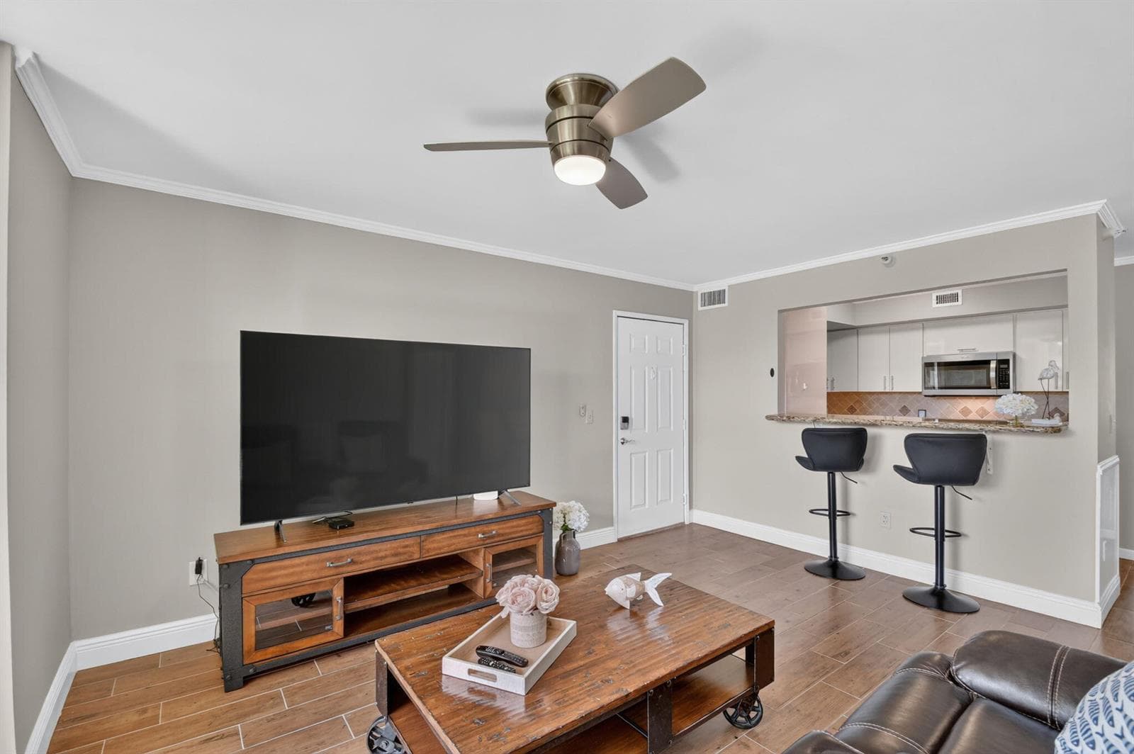 135 Yacht Club Way 204 photo 10