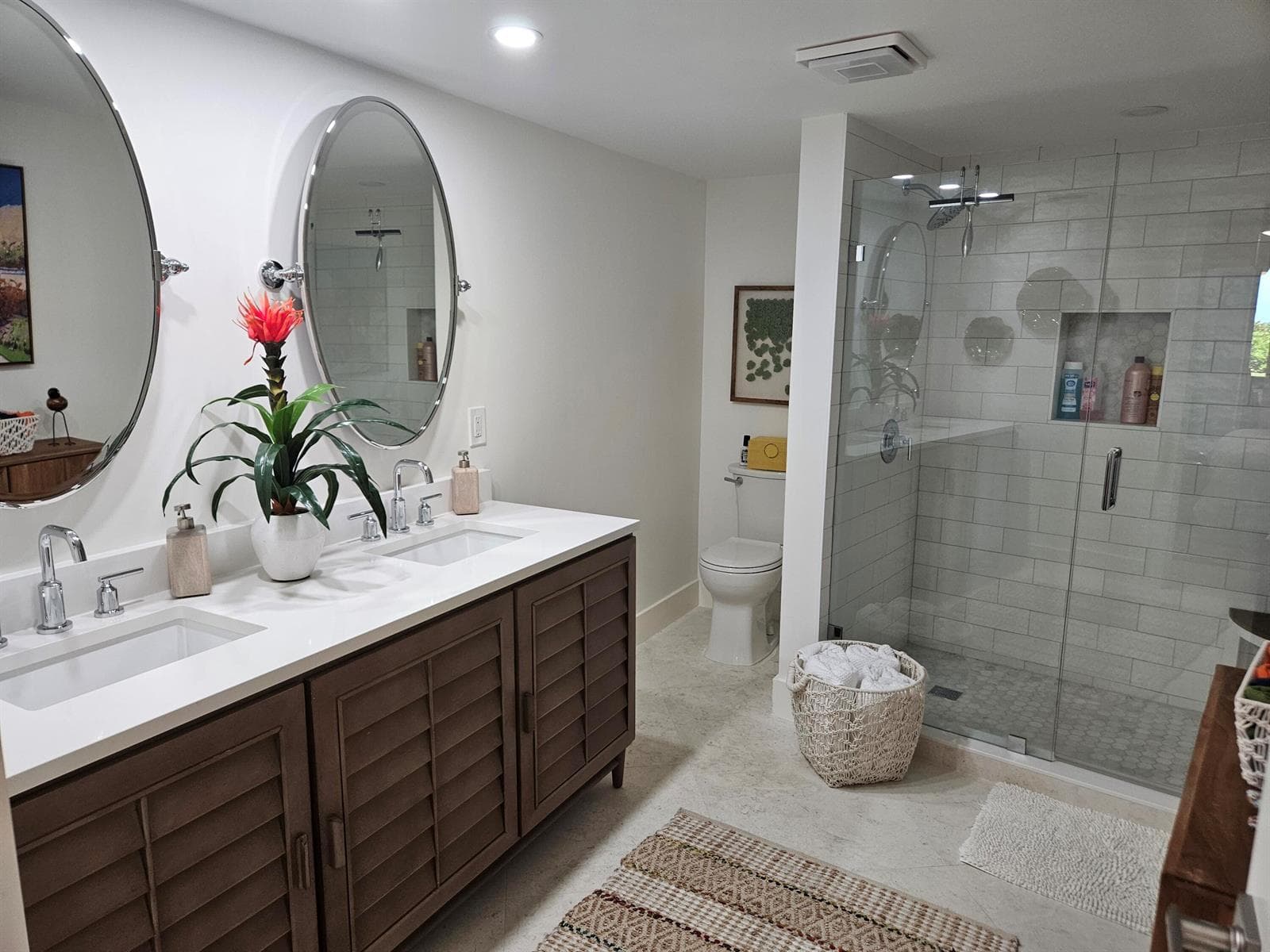 1357 NE Ocean 104 photo 17