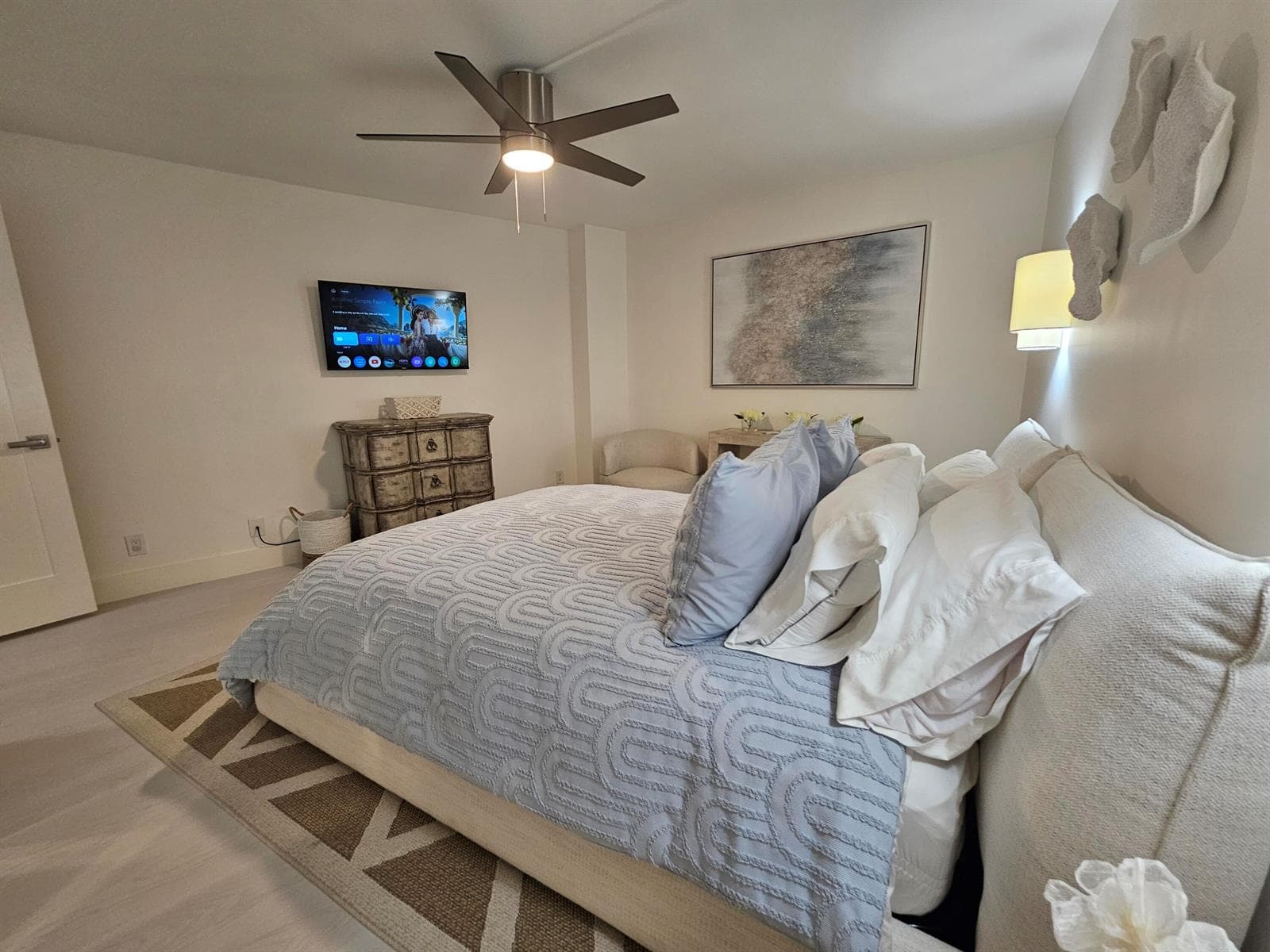 1357 NE Ocean 104 photo 21
