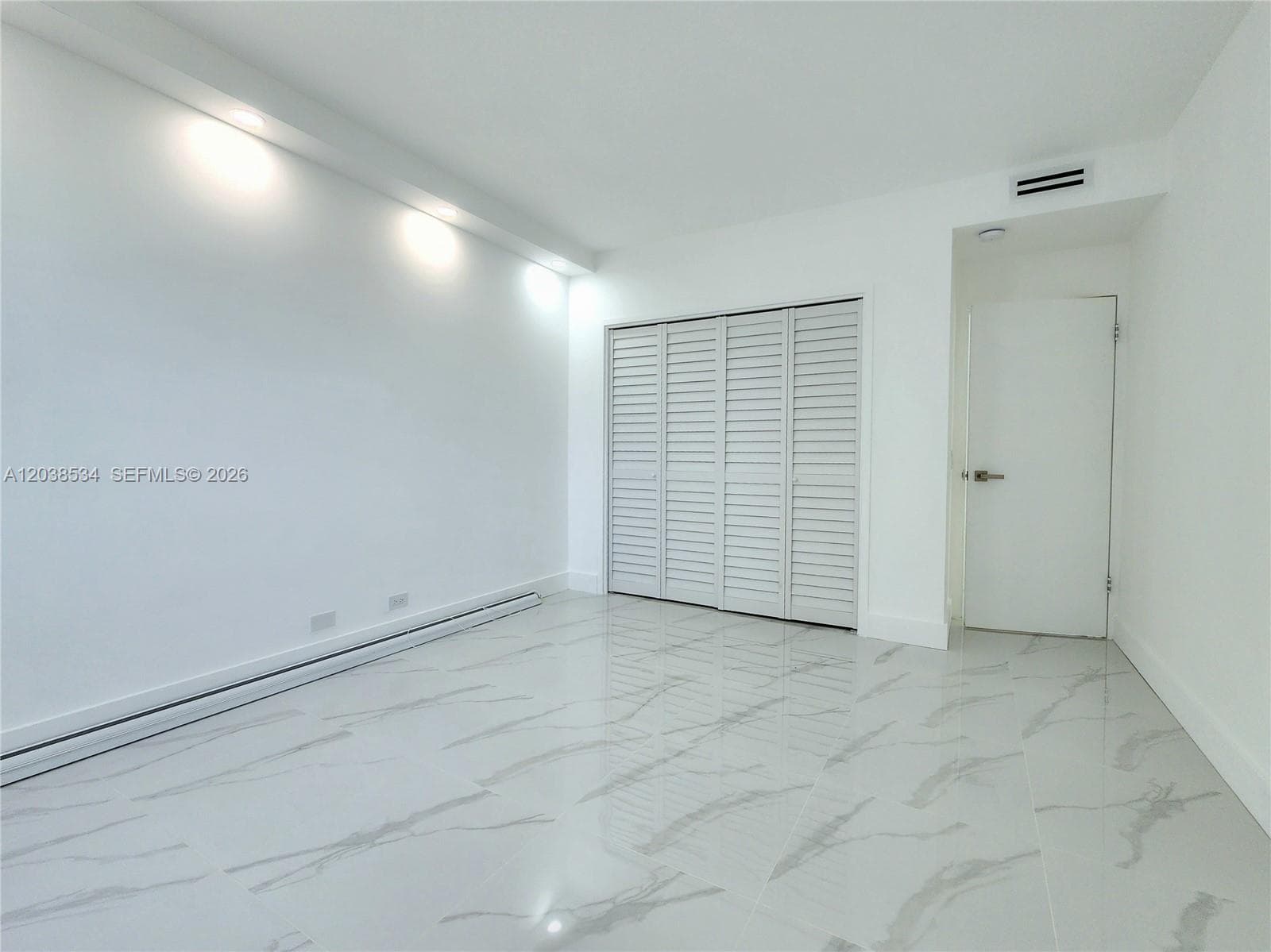 3505 S Ocean Dr 716 photo 9