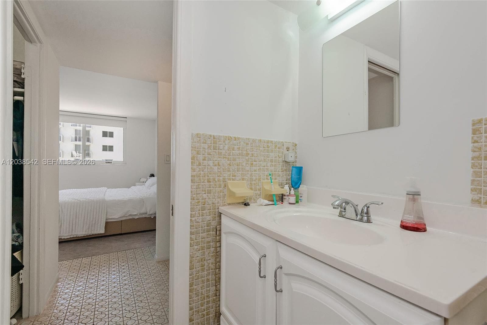 401 Ocean Dr 810 photo 23