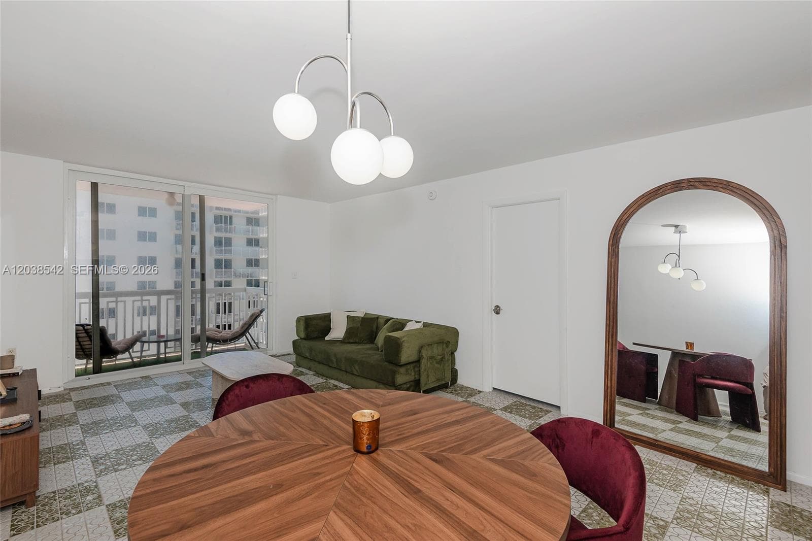 401 Ocean Dr 810 photo 2
