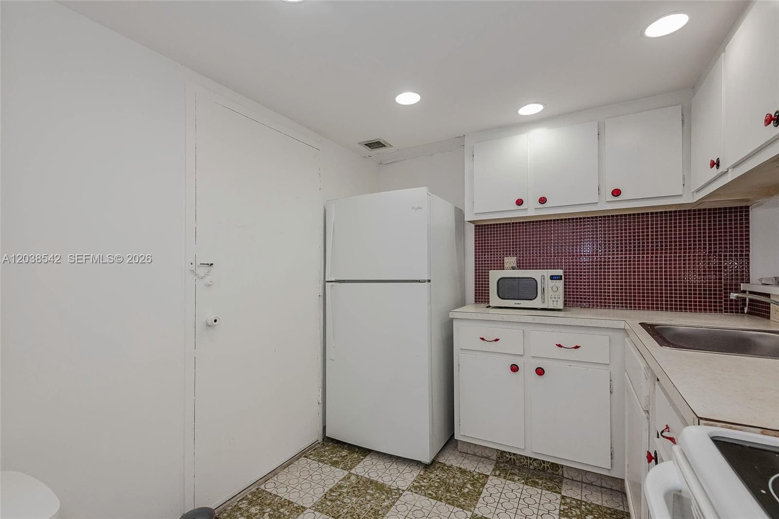 401 Ocean Dr 810 photo 13