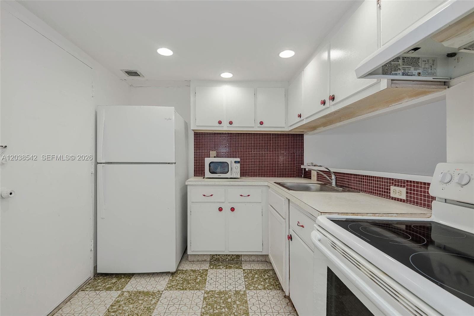 401 Ocean Dr 810 photo 12