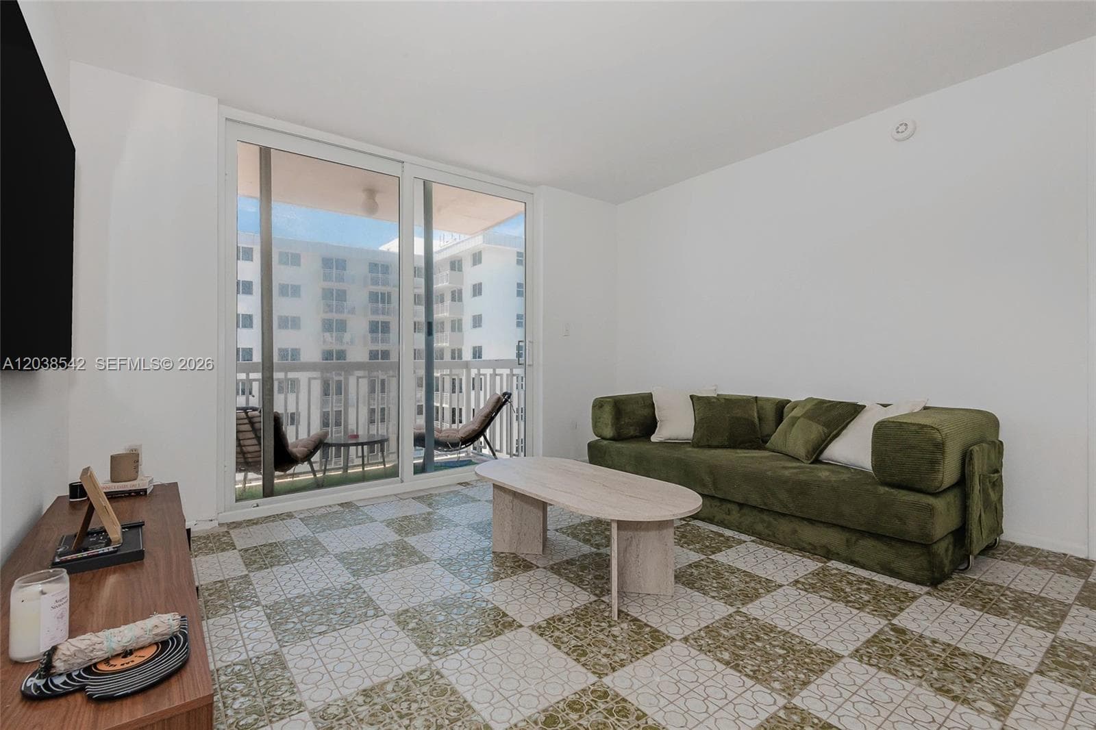 401 Ocean Dr 810 photo 3