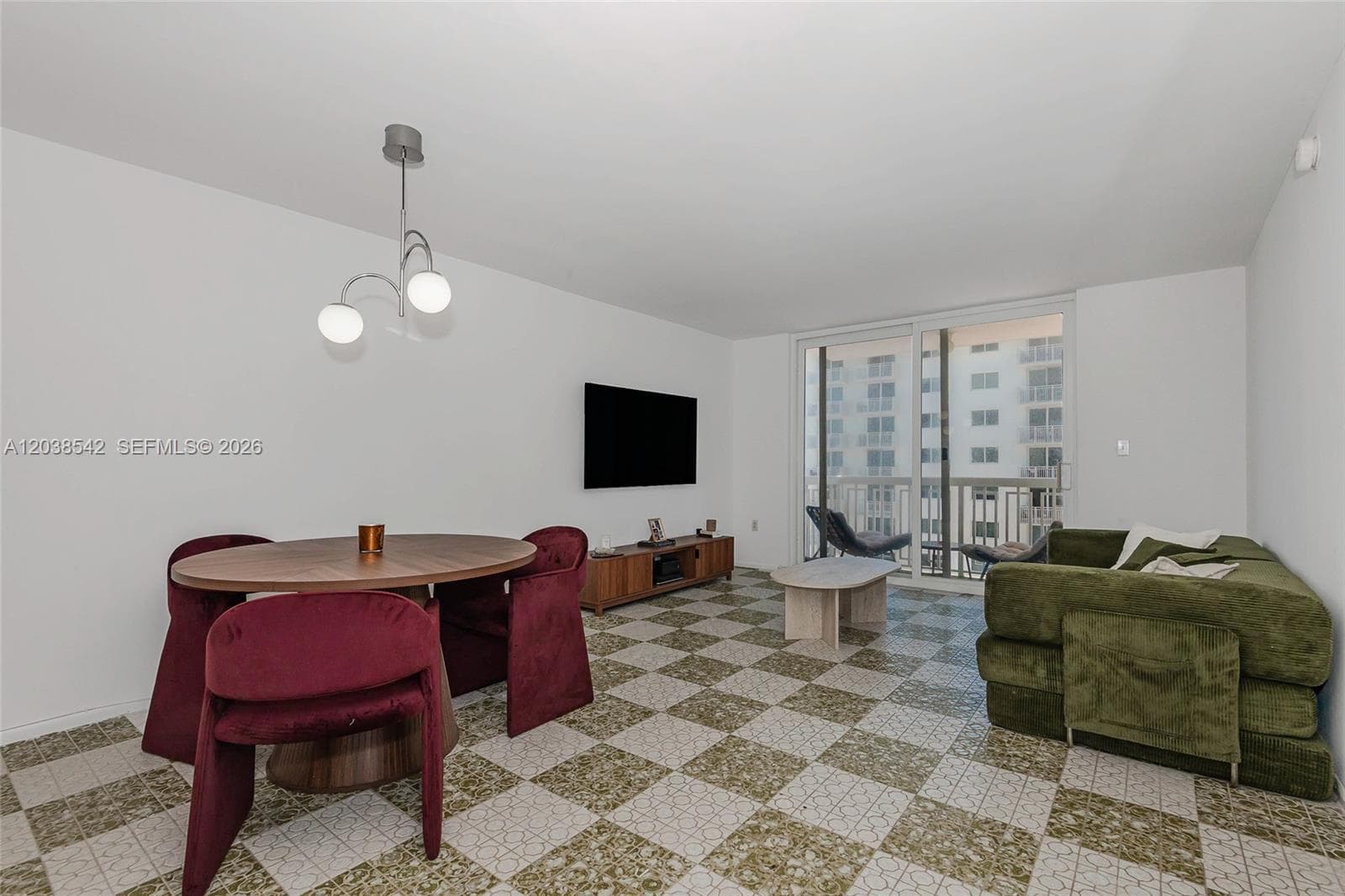 401 Ocean Dr 810 photo 1