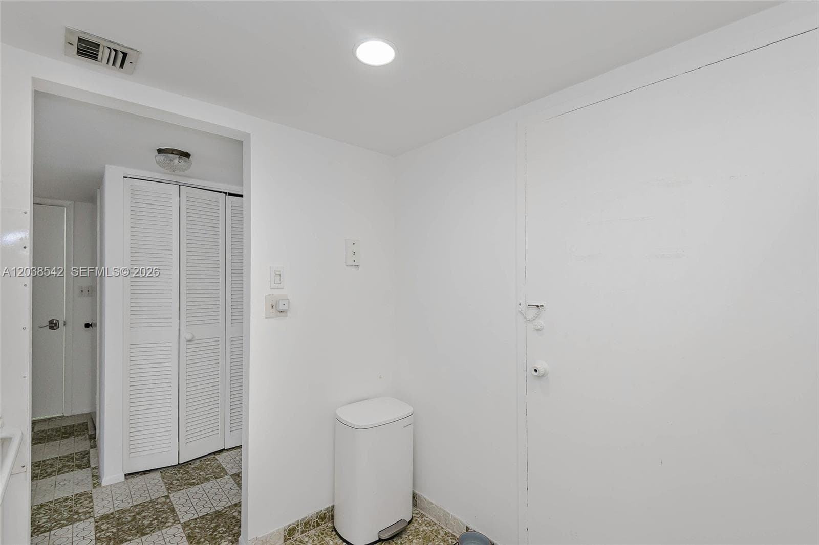401 Ocean Dr 810 photo 15