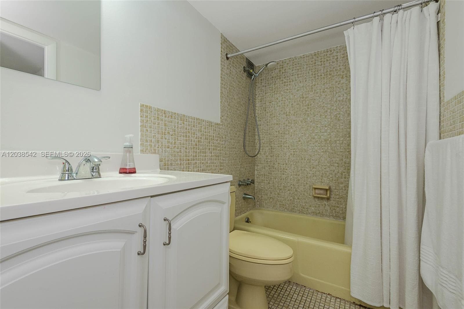 401 Ocean Dr 810 photo 11