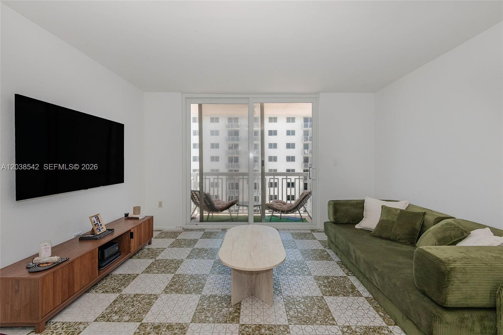 401 Ocean Dr 810 photo 4