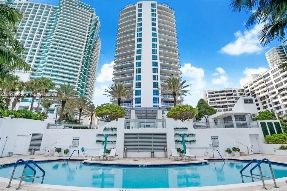 3535 S Ocean Dr 1703 photo 1