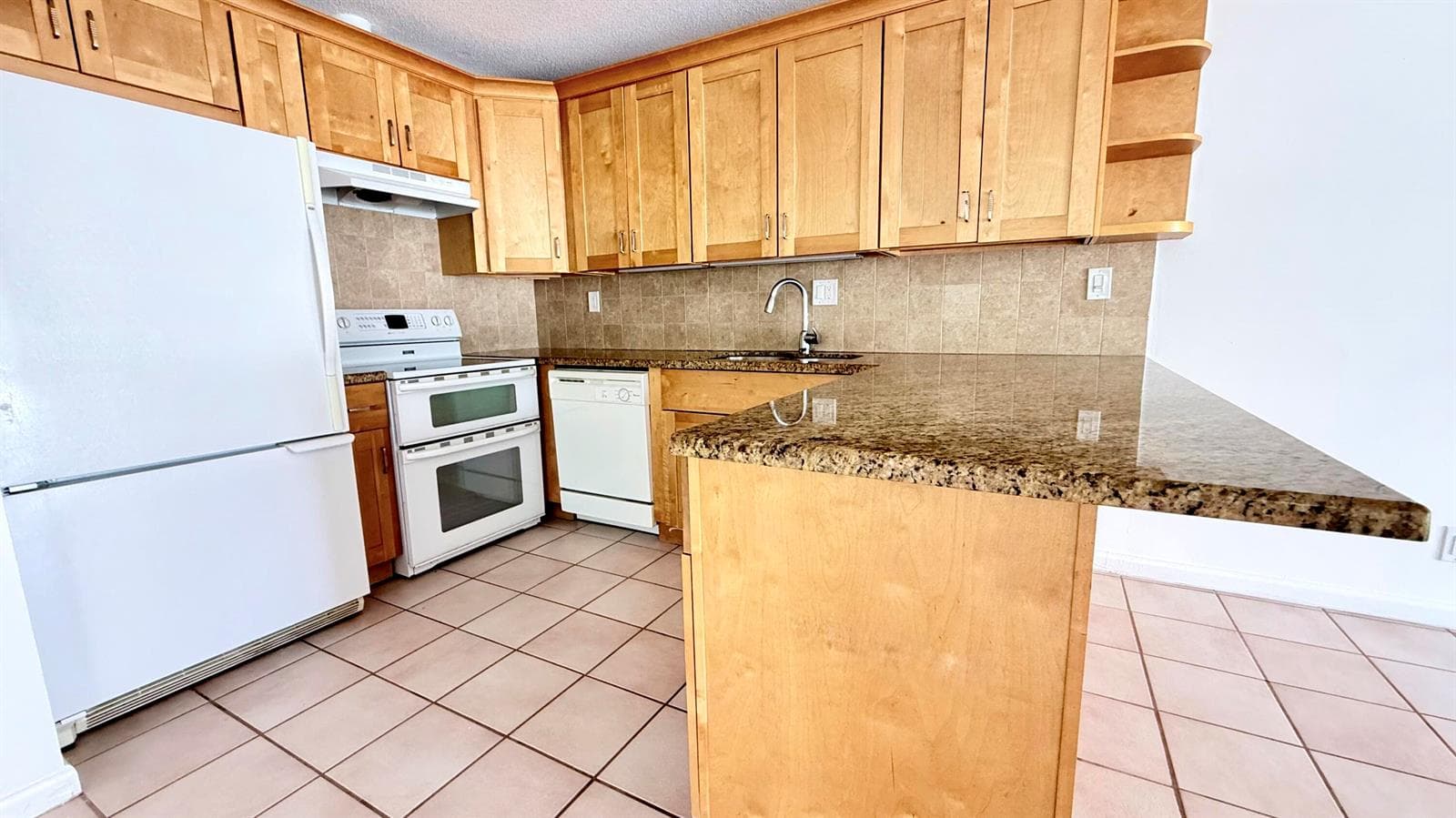 620 NE 19th Avenue N photo 4