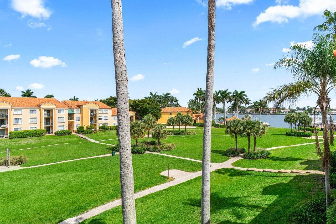 157 Yacht Club Way photo 1