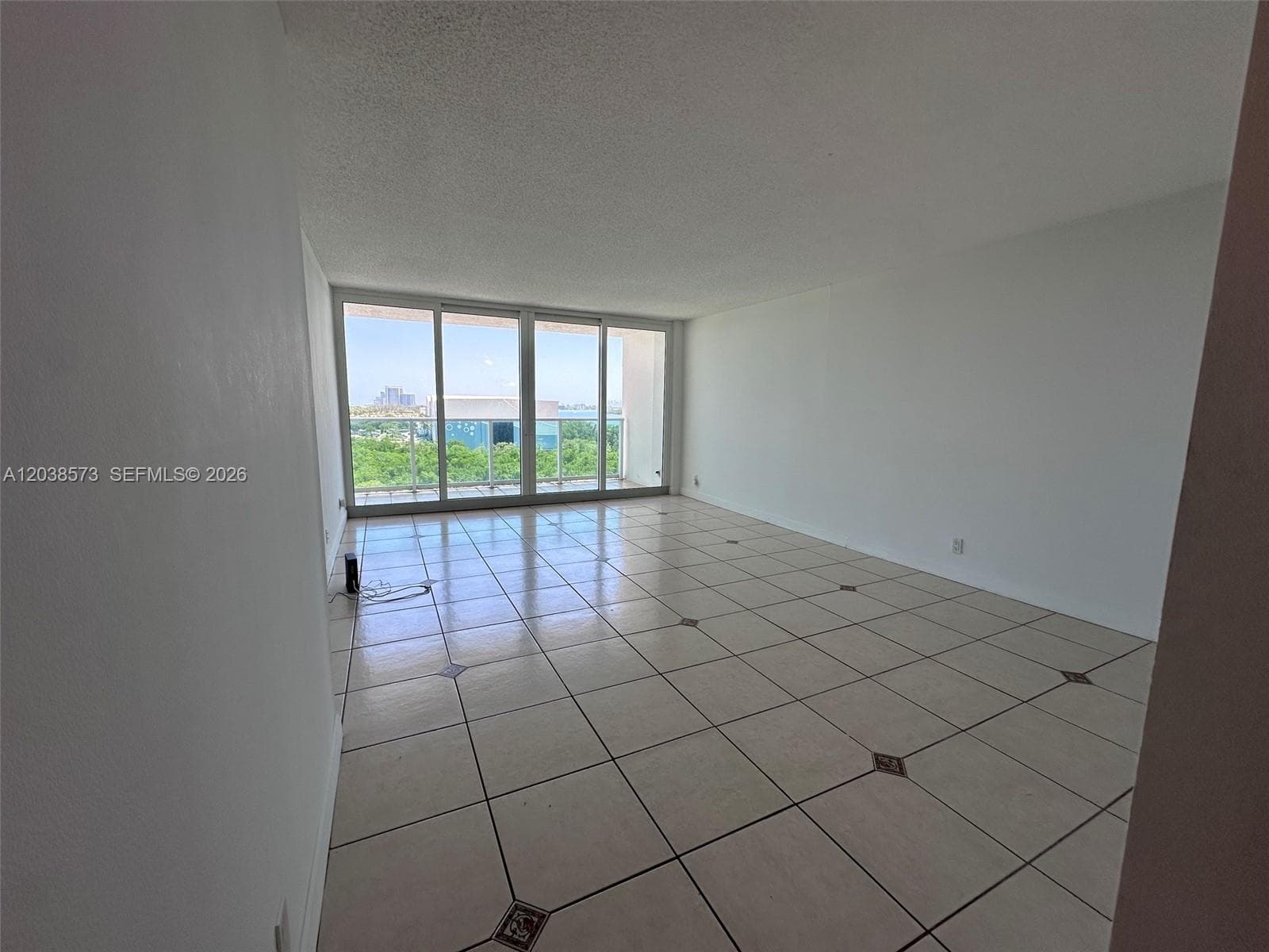 100 Bayview Dr 823 photo 1
