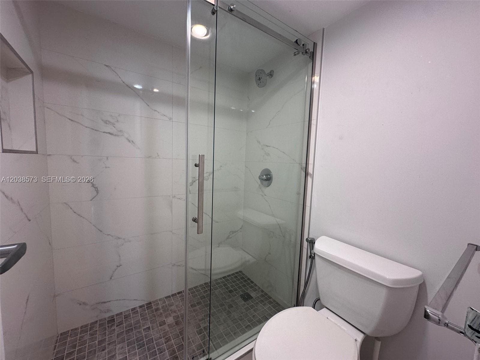 100 Bayview Dr 823 photo 11