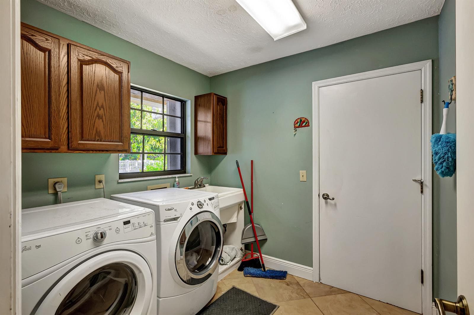 137 Queens Road photo 25