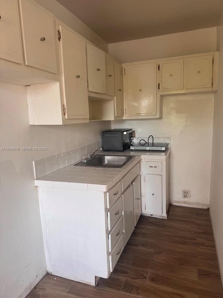 1860 Venice Park Dr 208 photo 9