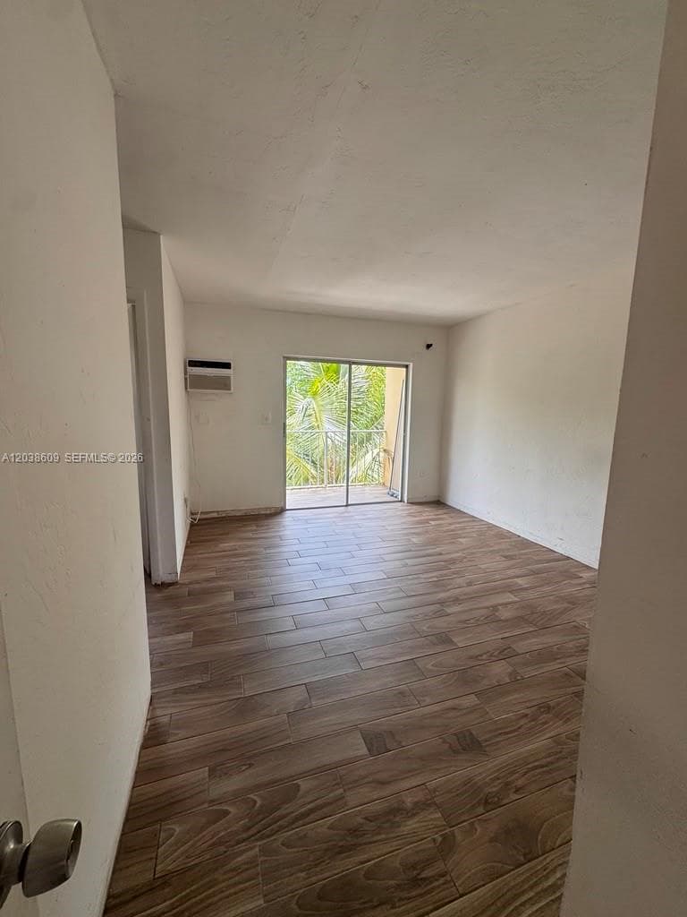 1860 Venice Park Dr 208 photo 10