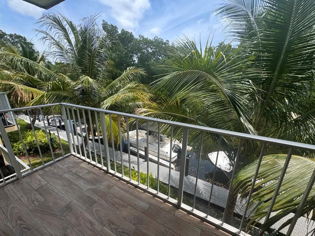 1860 Venice Park Dr 208 photo 4
