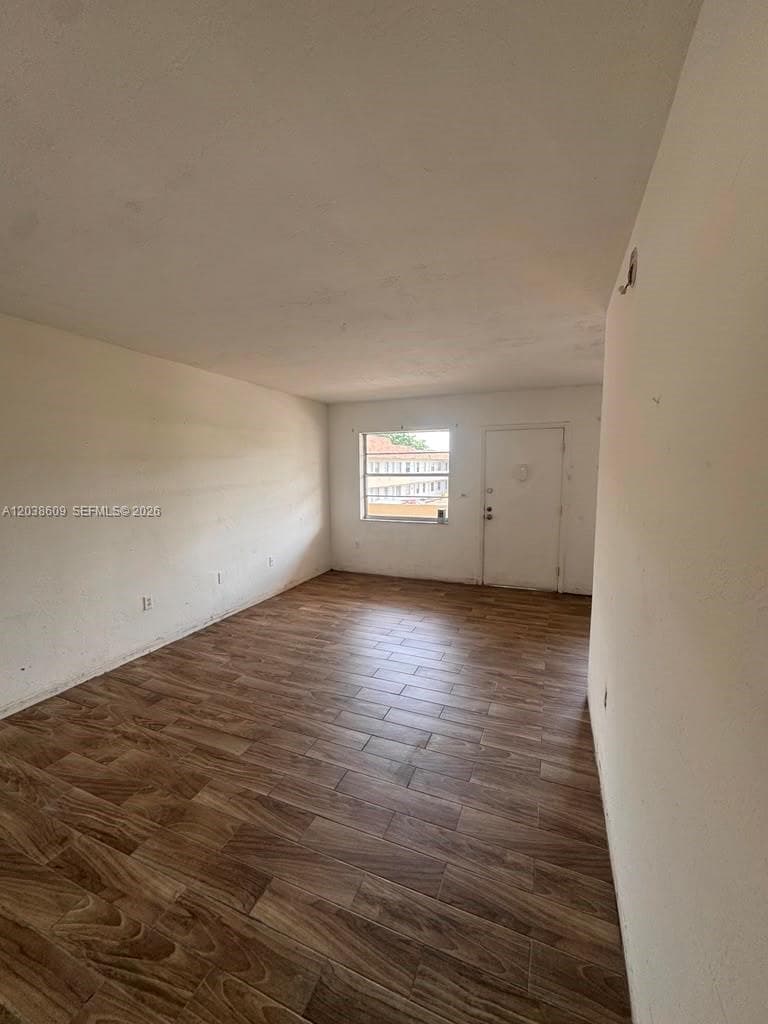 1860 Venice Park Dr 208 photo 8