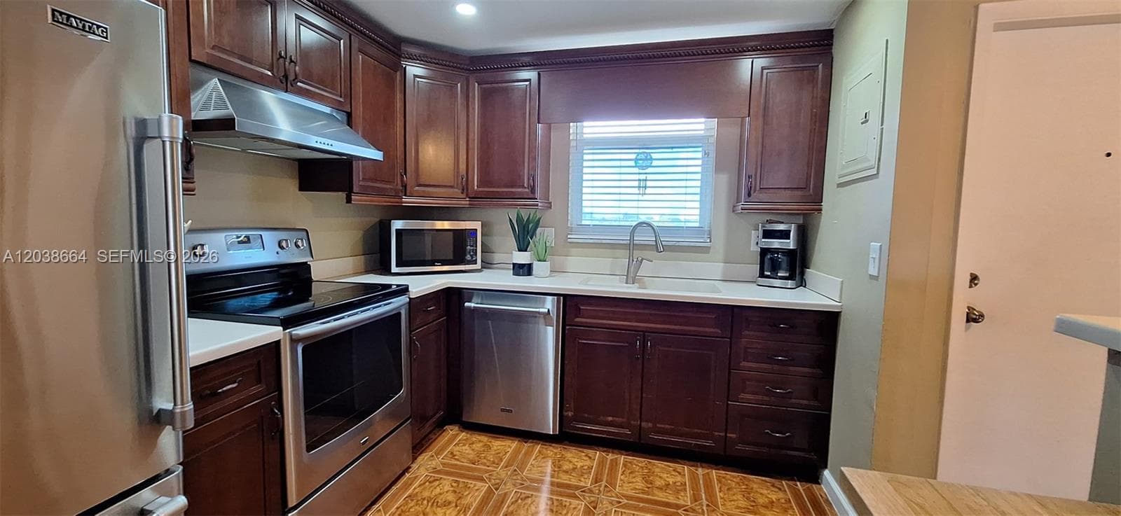 3100 NE 49th St 510 photo 5