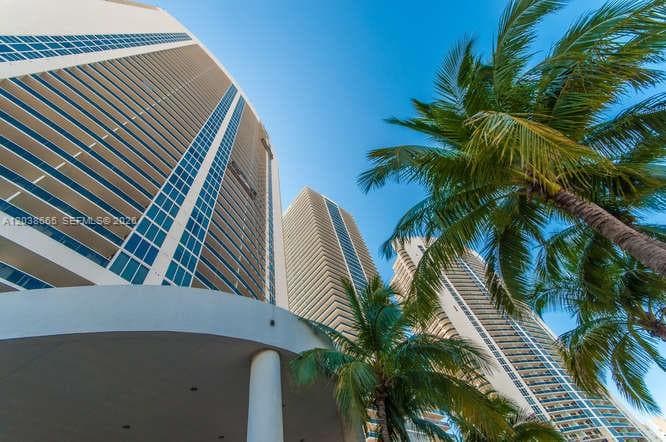 1800 S Ocean Dr 3103 photo 1