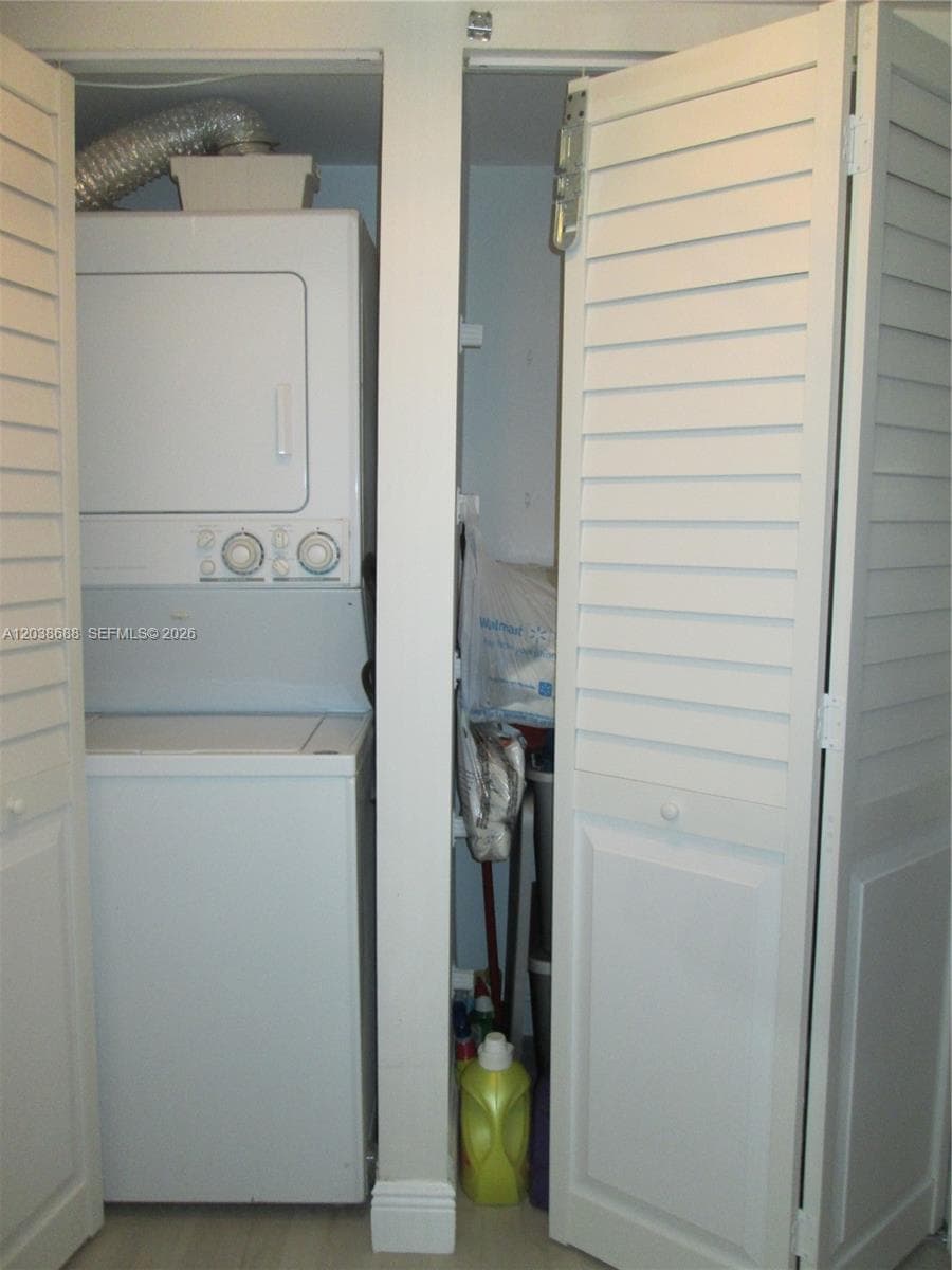 290 174th St 1812 photo 20