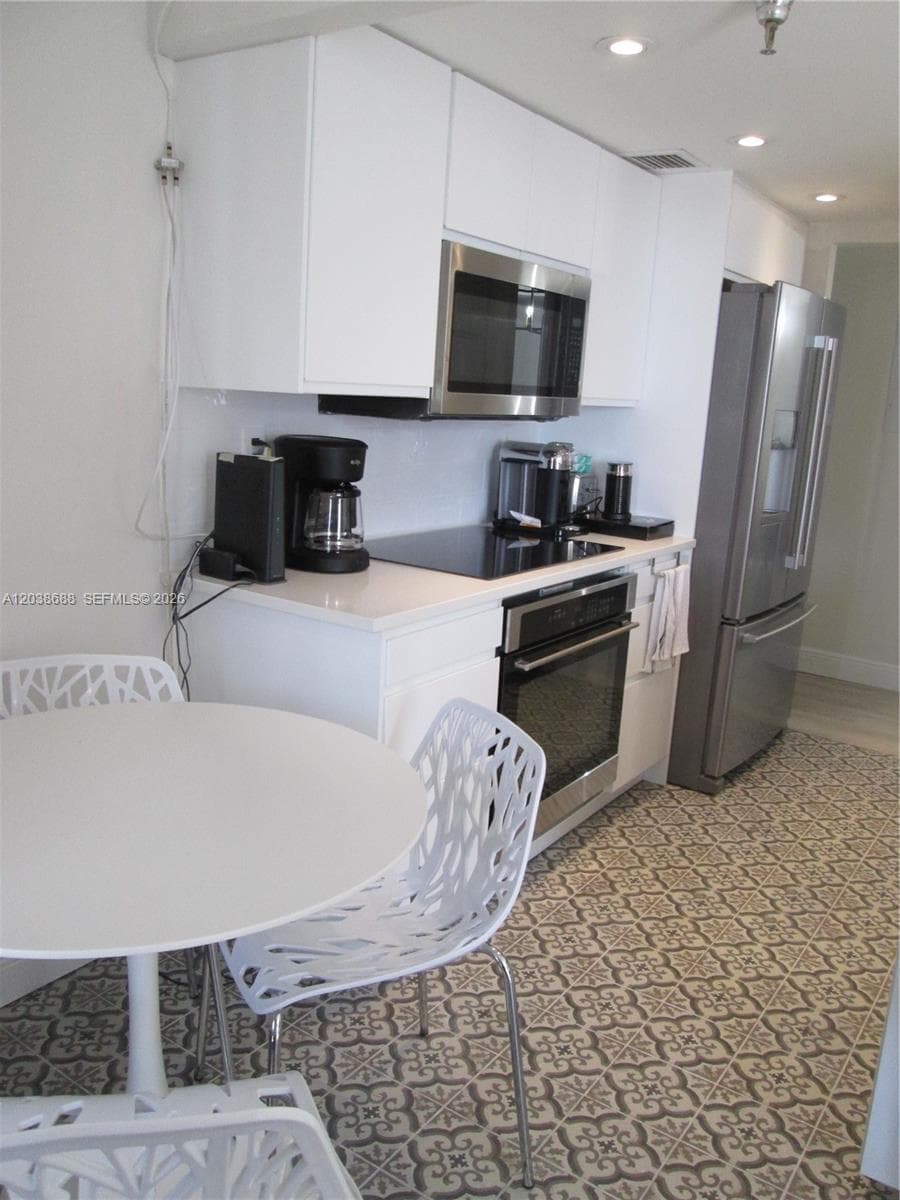 290 174th St 1812 photo 9