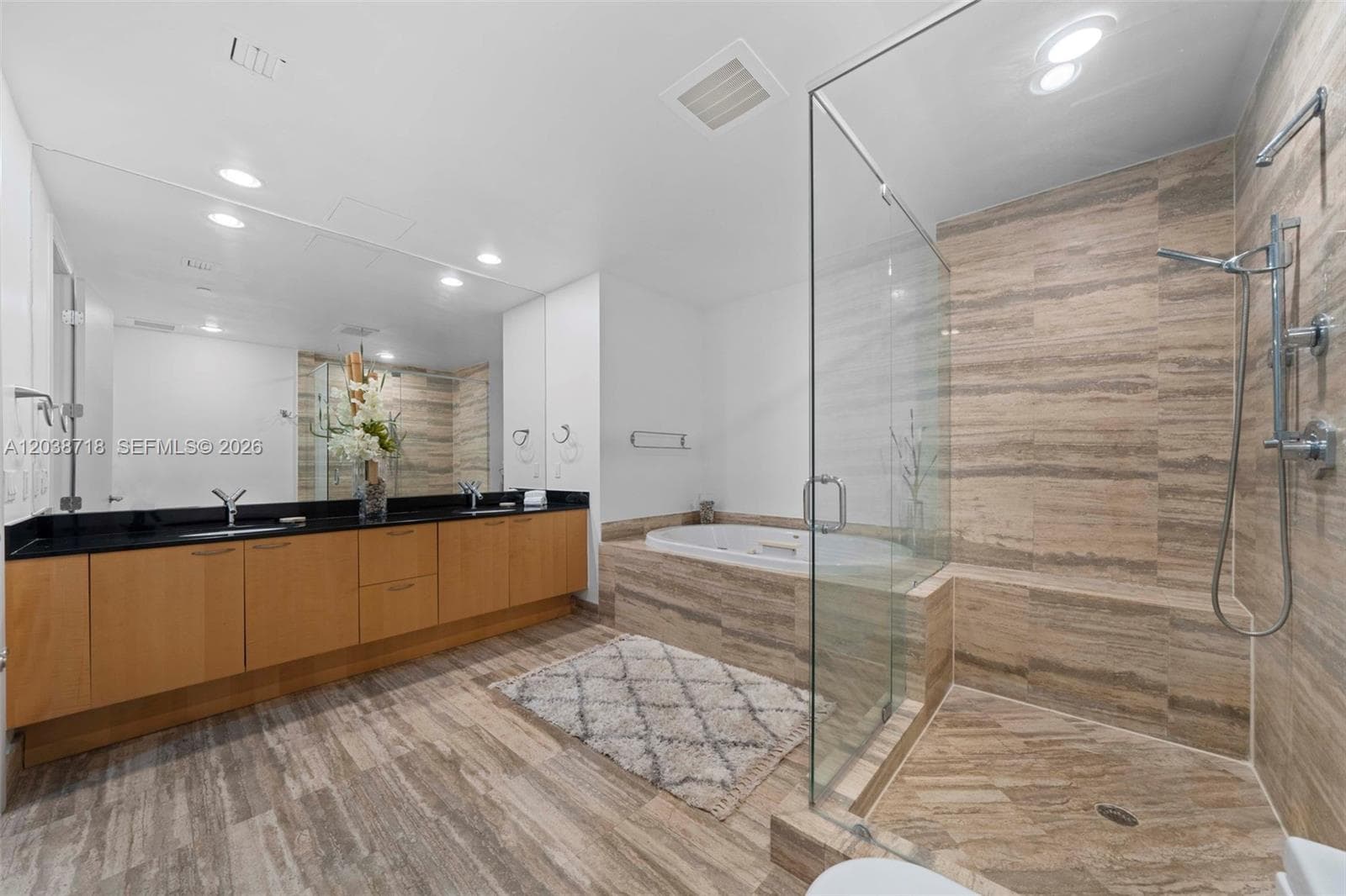 15901 Collins Ave 1502 photo 18
